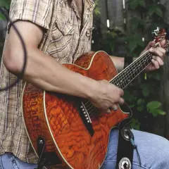 Najlepsi polscy gitarzyści - TOP 10 wirtuozów gitary