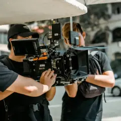 Skuteczne filmy promocyjne – jak stworzyć przyciągające filmy reklamowe