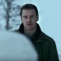 Film Pierwszy Śnieg: Mroczny thriller z Michaelem Fassbenderem