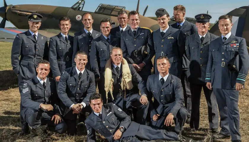Ocena filmu Dywizjon 303: Krytyczna analiza patriotycznej produkcji
