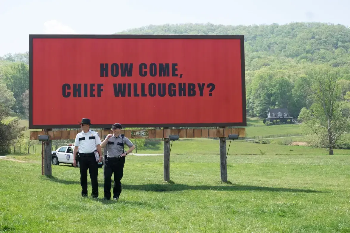 Trzy billboardy za Ebbing, Missouri: tajemnica mordercy Angeli